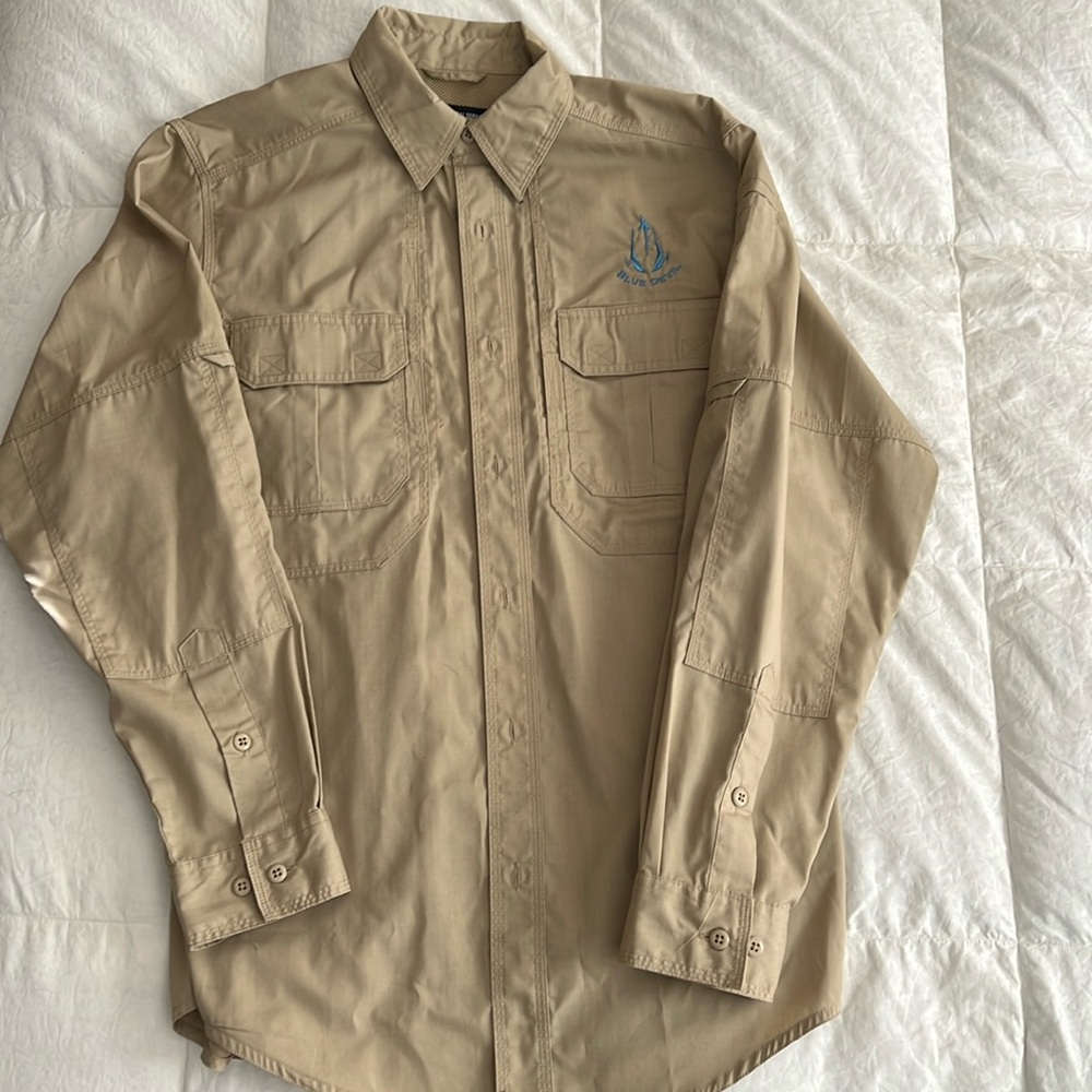 Men’s size small, 5.11 tactical series, button-down shirt.